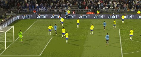 1697593652299036407.gif 巴西0比2.gif