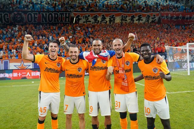 两记世界波擒下成都蓉城 青岛5轮抢9分脱离降级区