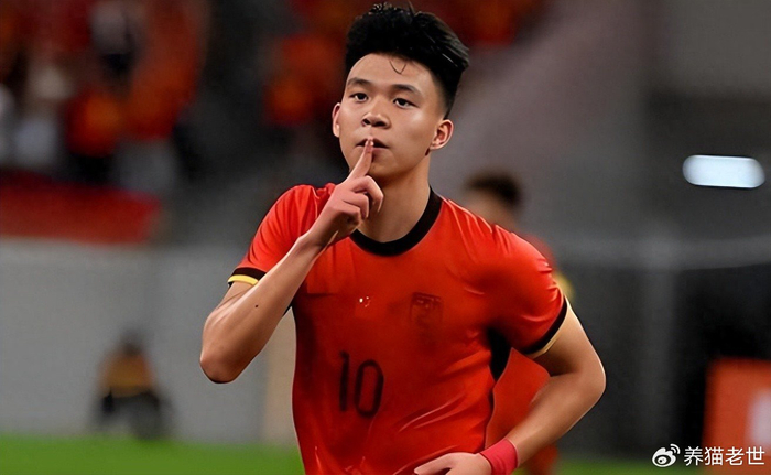 百度直播-同样是获得单刀球!为何杜月徵能直接冷静破门,王钰栋却错失良机|浙江队|重庆铜梁龙|重庆|韦世豪|中国男足_新浪体育_新浪新闻